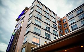 Holiday Inn Express & Suites Downtown Louisville By Ihg